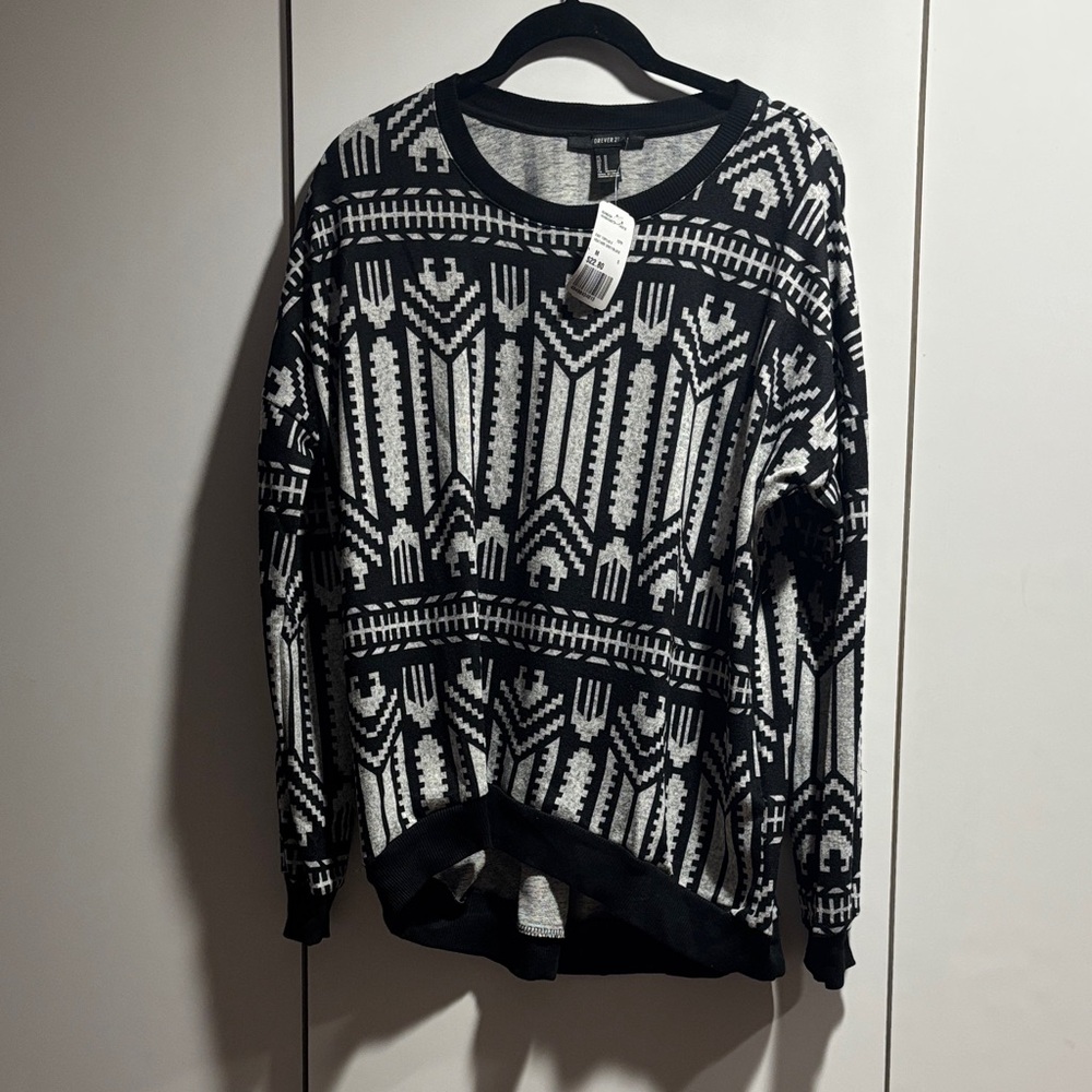 Forever 21 Black and Gray Patterned Sweater‎